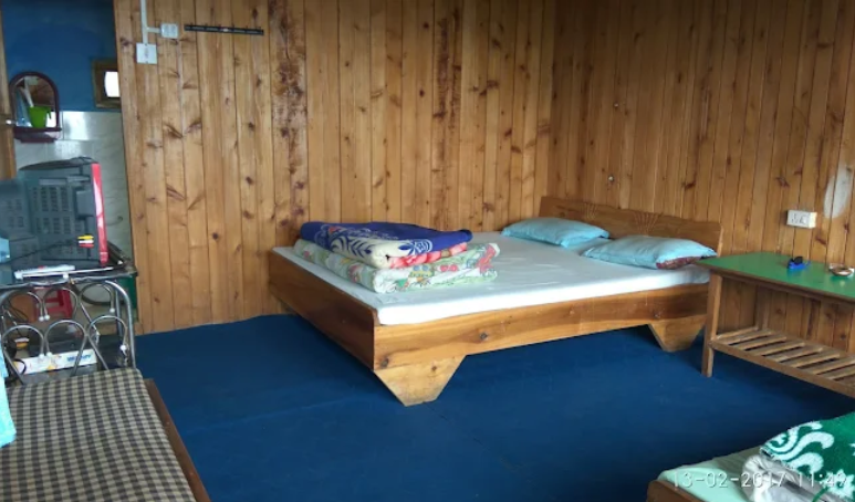 1 x Standard Double Bed
